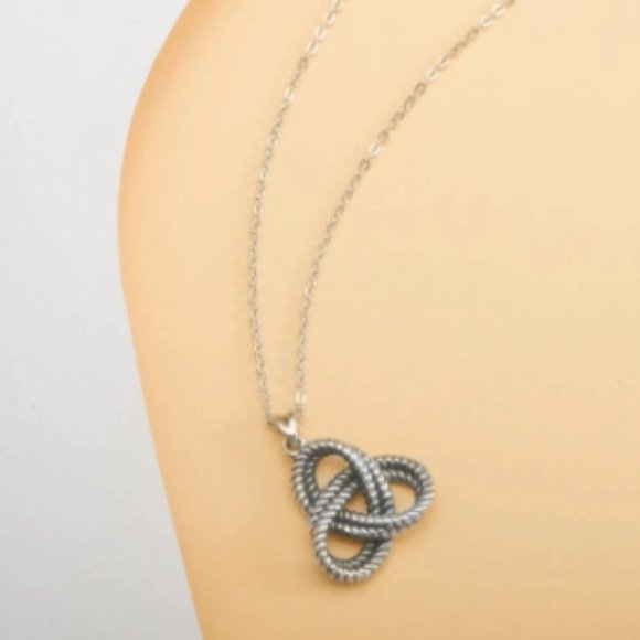 925 Sterling Silver Celtic Eternity Knot Pendant Necklace - Picture 2 of 4